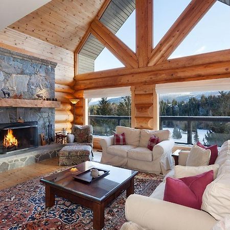 Beautiful 5 Bedroom Log Home With Spectacular Views Whistler Exteriör bild