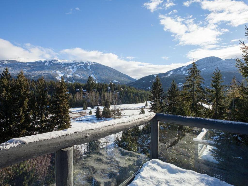 Beautiful 5 Bedroom Log Home With Spectacular Views Whistler Exteriör bild