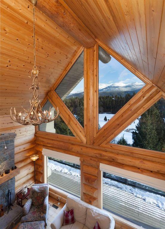 Beautiful 5 Bedroom Log Home With Spectacular Views Whistler Exteriör bild