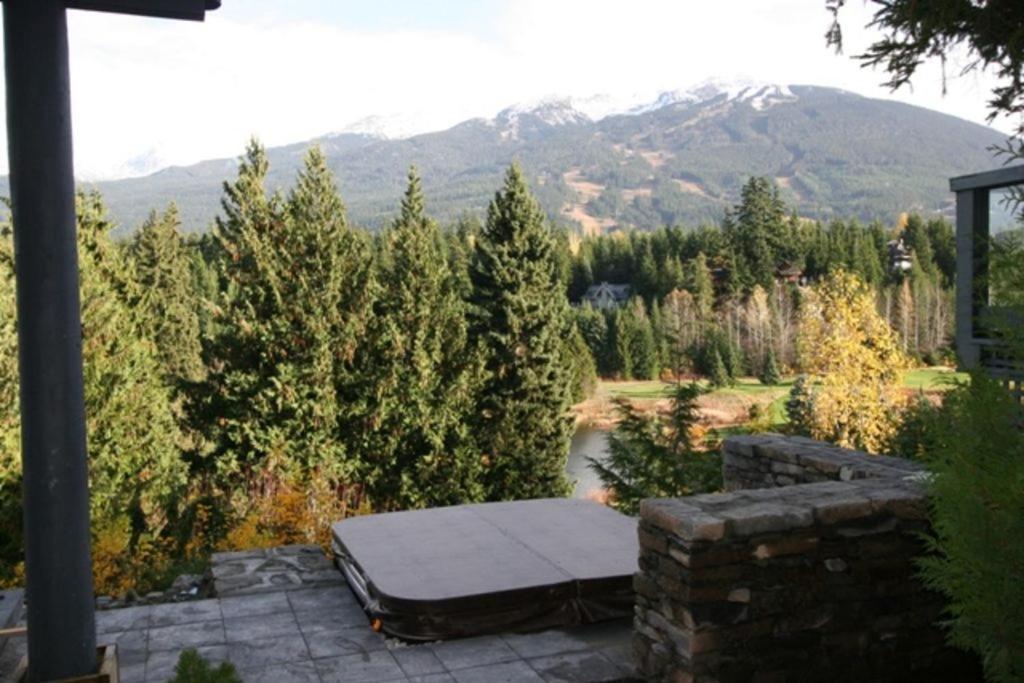 Beautiful 5 Bedroom Log Home With Spectacular Views Whistler Exteriör bild